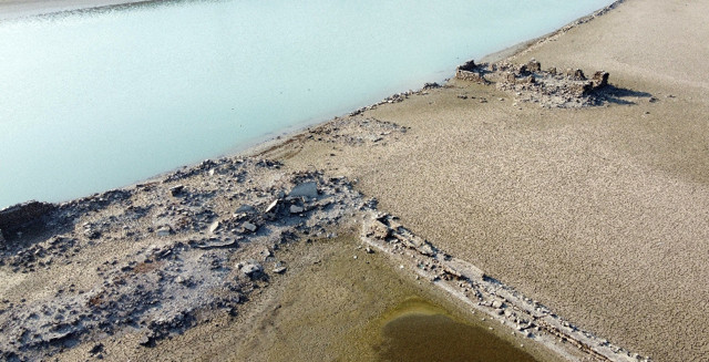 Kahramanmaraş'ta su altında kalan köy kuraklık sonrasında gün yüzüne çıktı - Resim: 0