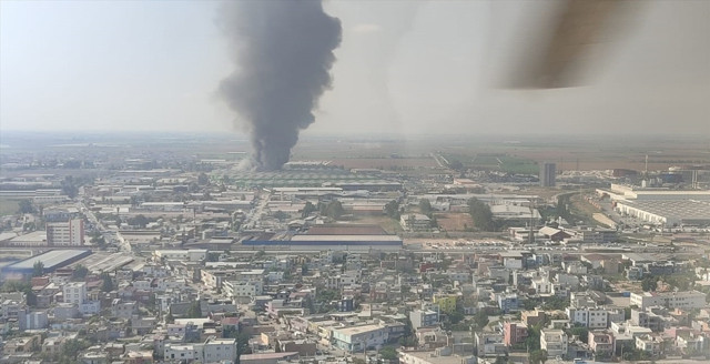 Adana'da geri dönüşüm tesisinde büyük yangın - Resim: 0