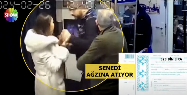 Beyoğlu'nda yaşandı: Yarım milyonluk senedi ağzına atıp yuttu! Kimse engel olamadı - Resim: 1