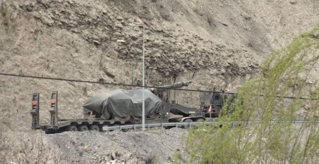 Irak sınırına fırtına obüsü ve tank sevkiyatı - Resim: 0