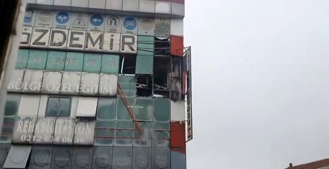 İstanbul Bağcılarda patlama! Tekstil atölyesindeki patlama harabeye çevirdi - Resim: 1