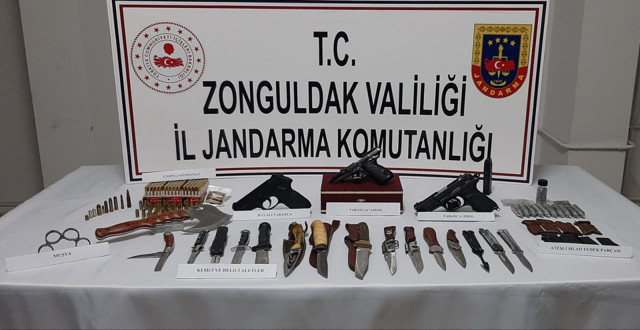 Yasa dışı silah ticareti yapan şüpheli Zonguldak'ta yakalandı - Resim: 0