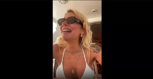 İrem Derici tekne paylaşımıyla büyüledi! "Asla duş almadım" itirafı olay oldu! - Resim: 0