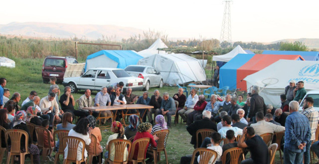 AK Partili Yayman: Afiş, poster, flama asmayacağız - Resim: 0