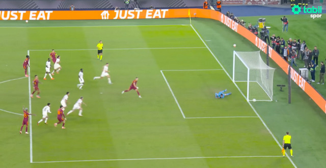 Milli kaleci Berke Özer Roma-Lille maçında kahraman oldu üst üste 3 penaltı - Resim: 1