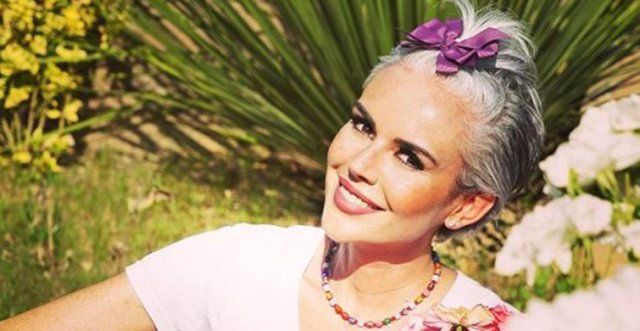 İpek Tanrıyar herkesi şaşırttı! Saçına taktığı şeylere bakın! - Resim: 1