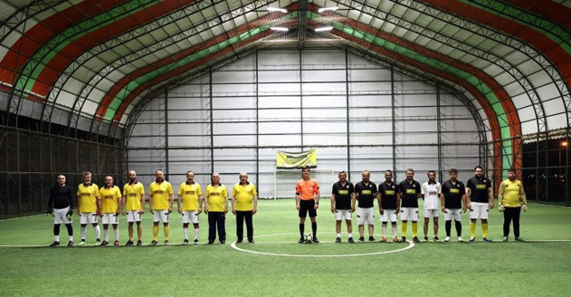 TBMM Başkanı Şentop, gazetecilerle halı saha maçı yaptı - Resim: 2