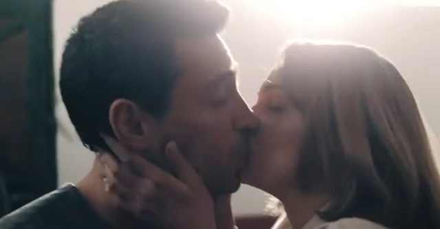 Farah Zeynep Abdullah ile Ekin Koç'un olay öpüşme sahnesi! - Resim: 3