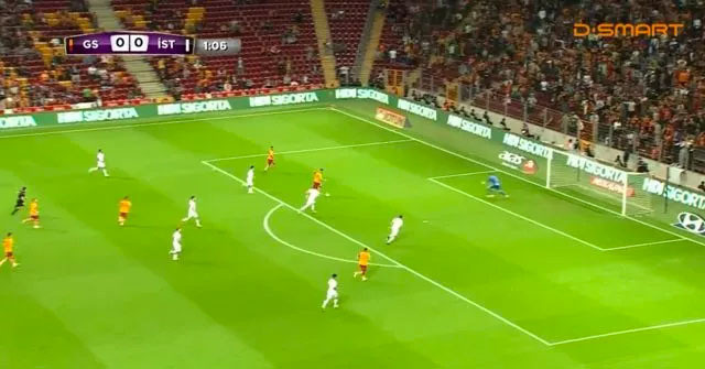 Mauro Icardi'ye bir haller olmuş kaçırdığı gol sonrası sosyal medya yıkıldı - Resim: 0