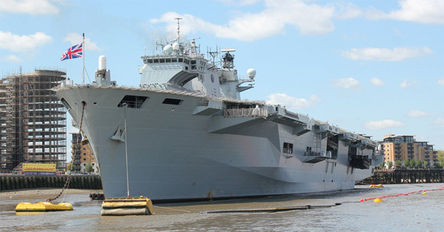 Türkiye İngilizlerin dev helikopter gemisine talip - Resim: 1