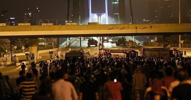 İstanbul Emniyet Müdürü Mustafa Çalışkan darbe gecesi yaşadıklarını anlattı - Resim: 0