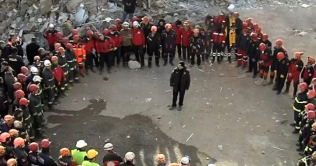 Elazığ'daki arama kurtarma ekipleri helalleştikten sonra bölgeden ayrıldı - Resim: 0