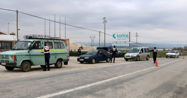 Afyonkarahisar'da giriş ve çıkışlara Corona virüs kısıtlaması - Resim: 0