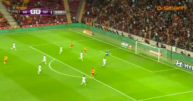 Mauro Icardi'ye bir haller olmuş kaçırdığı gol sonrası sosyal medya yıkıldı - Resim: 1