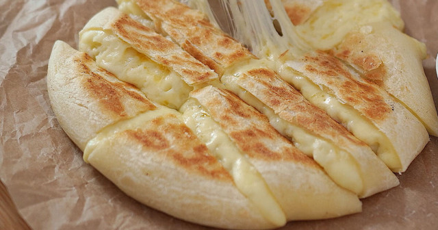 Patatesli kaşarlı bazlama tarifi bu lezzetin bağımlısı olacaksınız - Resim: 0