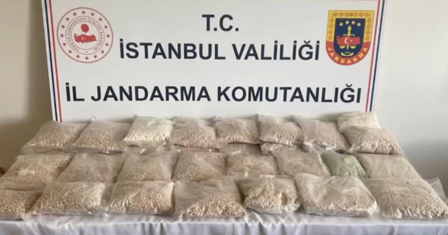 Zehir tacirlerine büyük darbe! Bakan Yerlikaya açıkladı: 1 ton 971 kilogram uyuşturucu ele geçirildi - Resim: 1