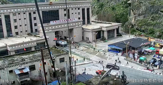 &Ccedil;in'de toprak kayması! Facia anları kamerada: Y&uuml;zlerce insanı saniyeler i&ccedil;inde yuttu - Resim: 0