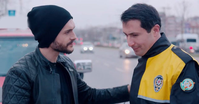 Çukur Trafik polisi sahnesi olay olmuştu böyle özür dilediler! - Resim: 4