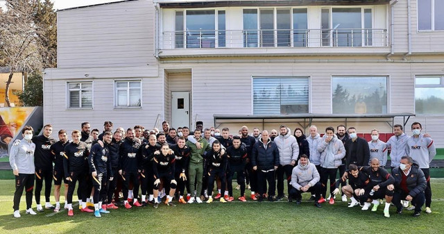 Belhanda'nın veda paylaşımında dikkat çeken Fatih Terim detayı - Resim: 0