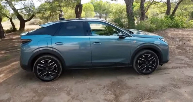 Yeni 3008 satışa sunuldu farklı tasarımıyla dikkat çekti hibrit ve elektrikli seçenekleri - Resim: 1