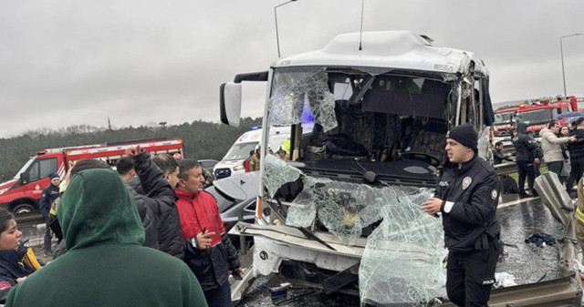 İstanbul'da polis servisi kazaya karıştı! Şehit ve yaralılar var - Resim: 0
