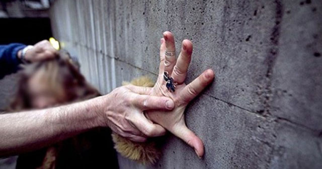 18 yaşındaki kızı sokak arasına çekip tecavüz etti! Yarım saat elle... - Resim: 3