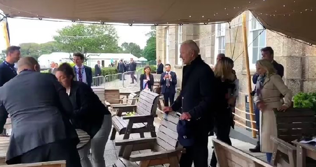 Biden BBC muhabirini masadan kovdurdu! - Resim: 0