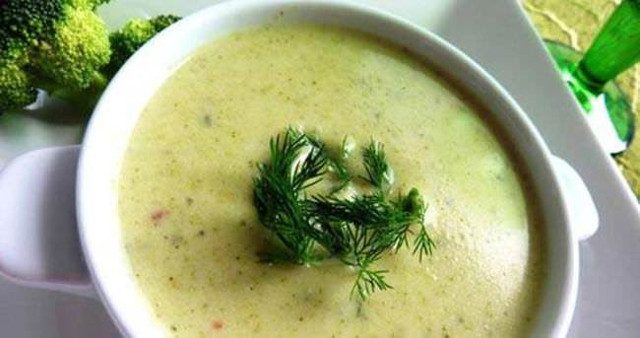 Sıcak sıcak iyi gider kremalı brokoli çorbası tarifi tam da mevsimi! - Resim: 1