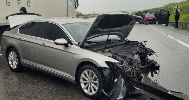 AK Parti Milletvekili Mustafa Canbey Balıkesir'de trafik kazası geçirdi - Resim: 0