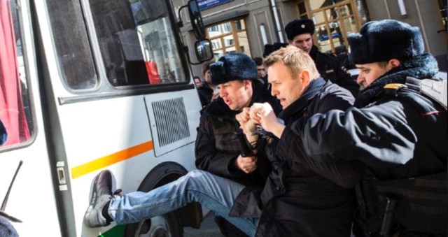 Rus muhalif Aleksey Navalnıy hapisten çıktı - Resim: 0