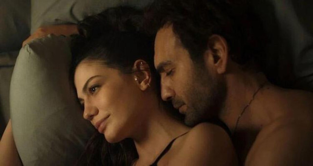 Yeni evli Demet Özdemir cesur sahnesiyle damga vurdu! "Kocan bir şey demiyor mu?" - Resim: 6