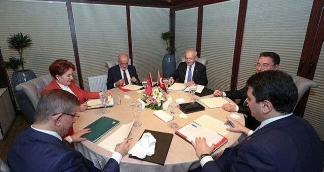 Meral Akşener'in adaylık çıkışına CHP'li Özgür Özel'den flaş cevap: "Sizin söylediğiniz noterler..." - Resim: 1