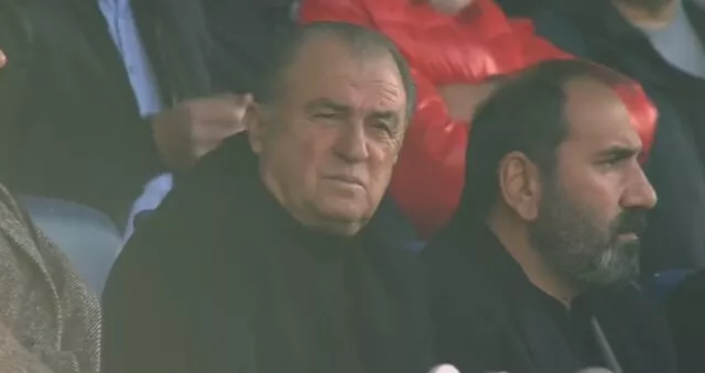 Selçuk İnan'ı yalnız bırakmadı! Kasımpaşa Sivaspor maçında sürpriz isim - Resim: 1