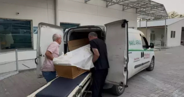 Genç garson, iş arkadaşı tarafından bıçaklanarak öldürüldü - Resim: 0