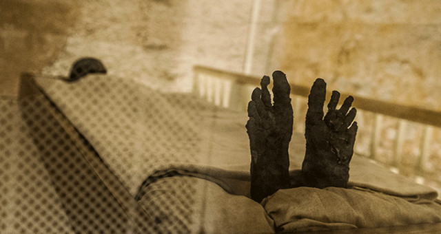 Babasının cesedini 10 yıl boyunca evinde sakladı - Resim: 1