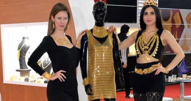 7 kilo altından yapılan elbiseyi, Iraklı kuyumcu satın aldı - Resim: 3