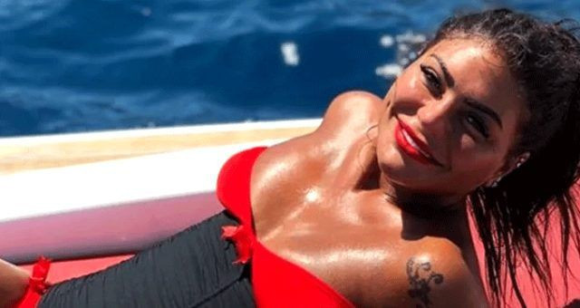 Süreyya Yalçın'ın bikini altı çizmeli plaj stiliyle olay oldu - Resim: 2