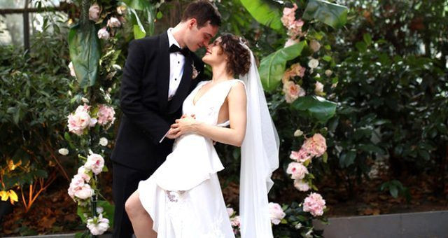 Bir Aile Hikayesi'nin Derya'sı Seren Şirince evlendi! İngiliz damat geldi - Resim: 1