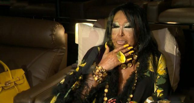 Bülent Ersoy 50 yıl sonra sinemaya gitti ağlamaktan kirpikleri döküldü - Resim: 1