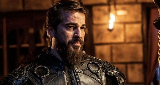 Kurşun dizisinde savcısı Engin Altan Düzyatan'ın yeni imajı sınıfta kaldı - Resim: 2