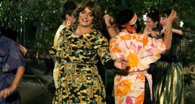 Ahmet Kural yeni filmi Baba Parası için kadın oldu iltifatlara boğuldu - Resim: 3