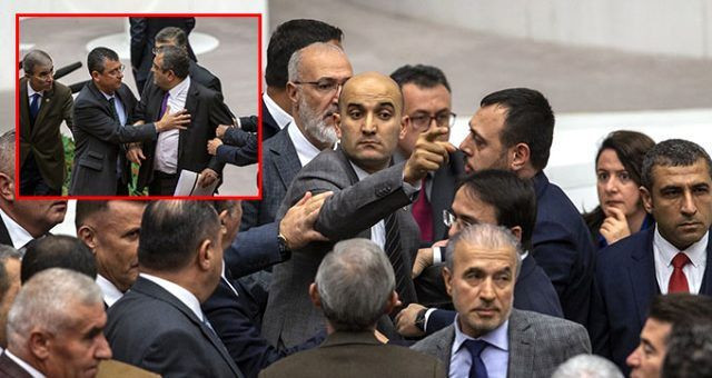 Sezgin Tanrıkulu'nun "Git" sözünü yanlış anlayan MHP'liler kürsüye yürüdü - Resim: 3