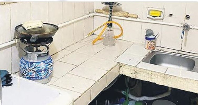 Burada insan değil hayvan yaşayamaz! Öğrencilere verdikleri eve bakın! Fiyatı da kendisi gibi korkunç - Resim: 1