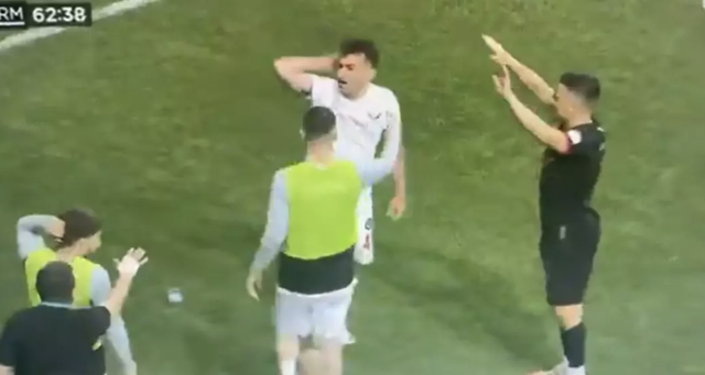 Burak Süleyman'dan Amedspor tribününe olay hareket! Ayağının halini paylaştı - Resim: 1