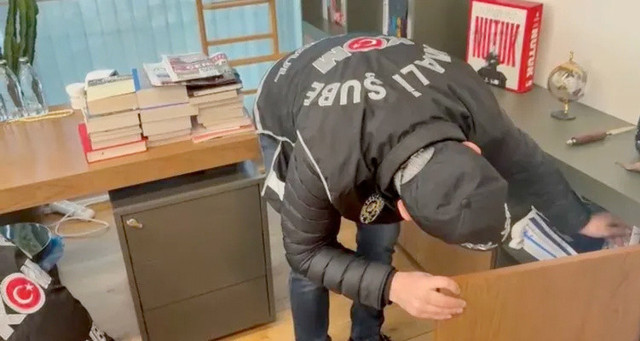 Üsküdar Belediyesi'ne operasyon! İş takipçisinin evinde 4.5 milyon bulundu - Resim: 2