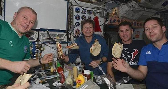 Astronotların dudak uçuklatacak ücreti!  - Resim: 3