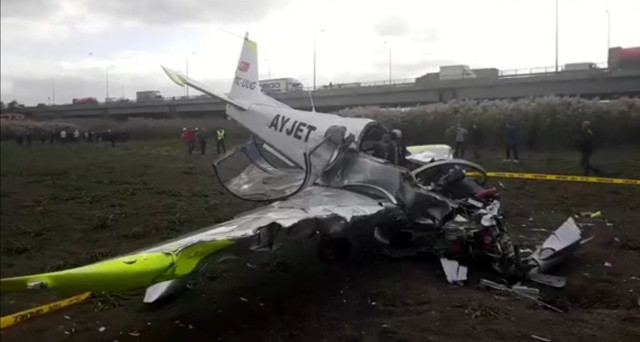 İstanbul Büyükçekmece'de eğitim uçağı düştü - Resim: 3