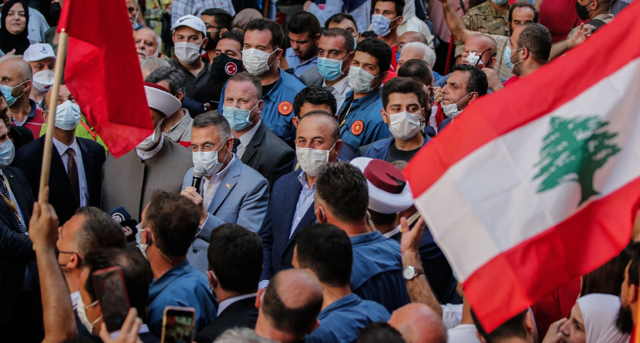 Fuat Oktay'dan olay Macron yorumu: Bölgenin şımarık çocuğu gibi bir şey - Resim: 0