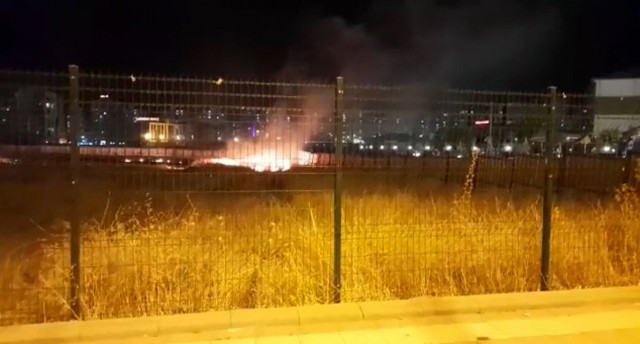 Diyarbakır'da havai fişek yangın çıkardı - Resim: 1