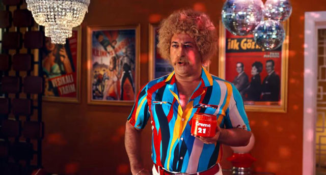 Arif V 216'ya bir eleştiri de Cem Yılmaz'dan geldi - Resim: 2